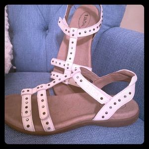 Taos Sandals - sz 9